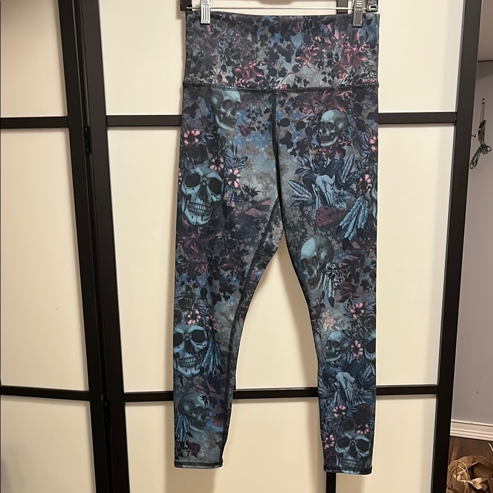 Evolution and Creation Dark Floral Leggings Womens Size Medium